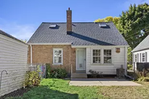 4918 N Berkeley Blvd, Whitefish Bay, WI 53217 - Photo 3