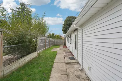 8230 W Burleigh St, Milwaukee, WI 53222 - Photo 25