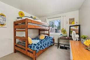 W170N11573 Armada Dr, Germantown, WI 53022 - Photo 13