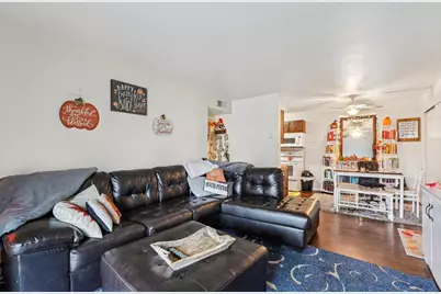 W170N11573  Armada Dr #13, Germantown, WI 53022 - Photo 3