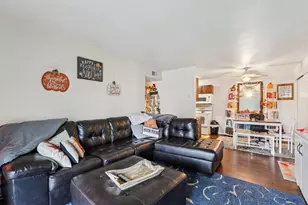 W170N11573 Armada Dr, Germantown, WI 53022 - Photo 3