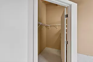 234 E Reservoir Ave, Milwaukee, WI 53212 - Photo 37