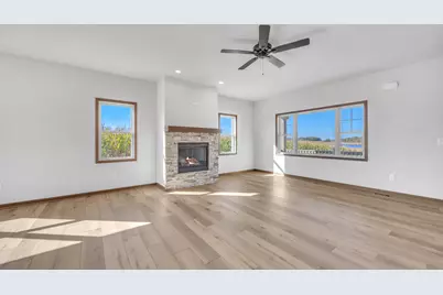 W1298  Floral Park Ln, Osceola, WI 53010 - Photo 15