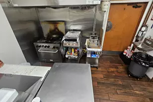 2002 N 8th St, Sheboygan, WI 53081 - Photo 9