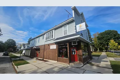 2002 N 8th St #804 Bluff Ave, Sheboygan, WI 53081 - Photo 1