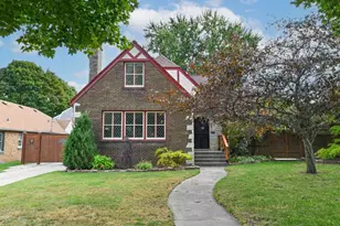 5211 W Wisconsin Ave, Milwaukee, WI 53208 - Photo 1