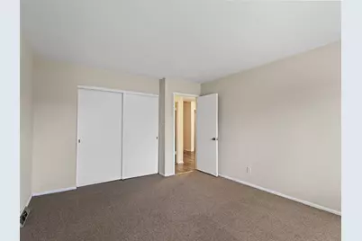 4129 W College Ave, Franklin, WI 53132 - Photo 11