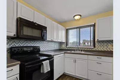 4129 W College Ave, Franklin, WI 53132 - Photo 7