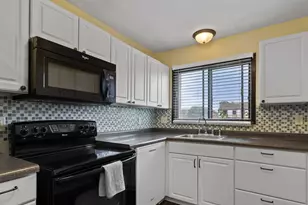 4129 W College Ave, Franklin, WI 53132 - Photo 7