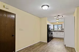 4129 W College Ave, Franklin, WI 53132 - Photo 9