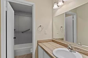 4129 W College Ave, Franklin, WI 53132 - Photo 15