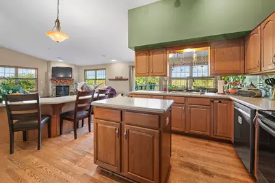 W144N10968  Fond Du Lac Ave, Germantown, WI 53022 - Photo 7