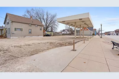 2023  Washington St, Two Rivers, WI 54241 - Photo 3