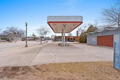 2106  Washington St, Two Rivers, WI 54241 - Photo 3