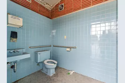 2106  Washington St, Two Rivers, WI 54241 - Photo 15