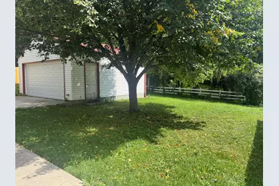 113  Coolidge Ave, Waukesha, WI 53186 - Photo 5