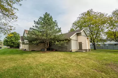 801 E Washington St, West Bend, WI 53095 - Photo 33