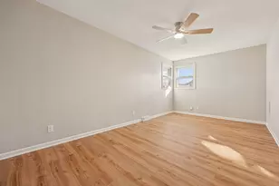 3674 S Ahmedi Ave, Saint Francis, WI 53235 - Photo 13