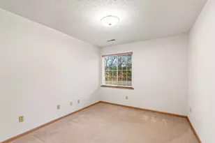 170 W Aspen Ct, Oak Creek, WI 53154 - Photo 17