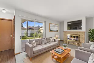 1101 Harmony Dr, Racine, WI 53402 - Photo 7