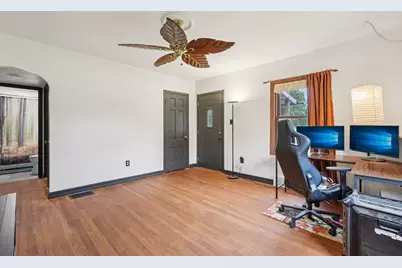 10526 W Congress St, Wauwatosa, WI 53225 - Photo 5