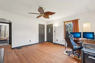 10526 W Congress St, Wauwatosa, WI 53225 - Photo 5