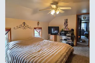 915  Cleveland St, Watertown, WI 53098 - Photo 13