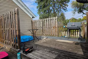 915 Cleveland St, Watertown, WI 53098 - Photo 5