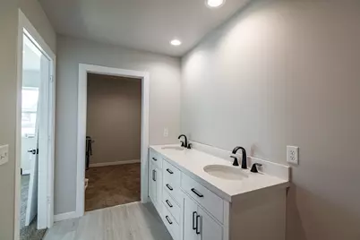 1828  Arches Dr, Holmen, WI 54636 - Photo 9