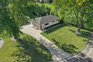 N87W18225 Queensway -, Menomonee Falls, WI 53051 - Photo 3