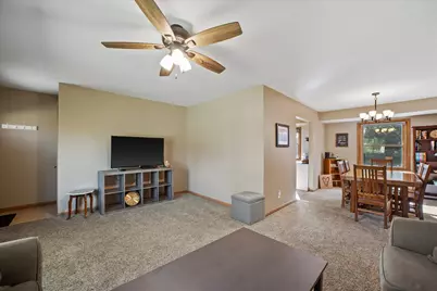 N87W18225  Queensway -, Menomonee Falls, WI 53051 - Photo 17