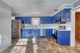 11031 W Ruby Ave, Wauwatosa, WI 53225 - Photo 13