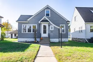 2427 Loomis St, La Crosse, WI 54603 - Photo 1