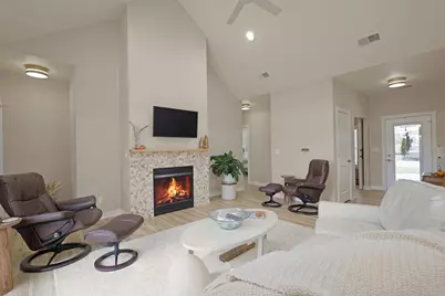 1335  Lynx Ln -, Manitowoc, WI 54220 - Photo 5