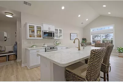 1335  Lynx Ln -, Manitowoc, WI 54220 - Photo 7