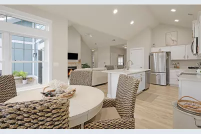 1335  Lynx Ln -, Manitowoc, WI 54220 - Photo 9