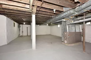 2166 S 6th St, Milwaukee, WI 53215 - Photo 23