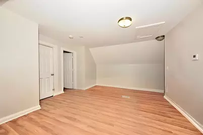 2166 S 6th St, Milwaukee, WI 53215 - Photo 9