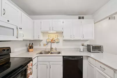 8631 N Servite Dr #112, Milwaukee, WI 53223 - Photo 7