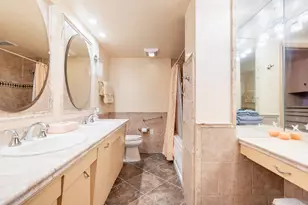 1610 N Prospect Ave, Milwaukee, WI 53202 - Photo 13