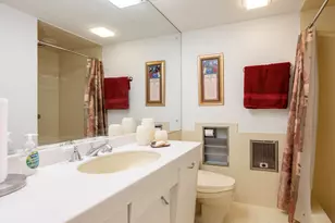 1610 N Prospect Ave, Milwaukee, WI 53202 - Photo 17