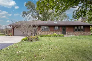 S31W26111 Sunset Dr, Waukesha, WI 53189 - Photo 13