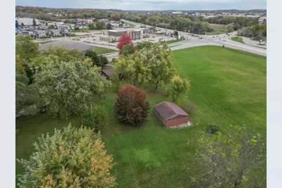 S31W26111  Sunset Dr, Waukesha, WI 53189 - Photo 27