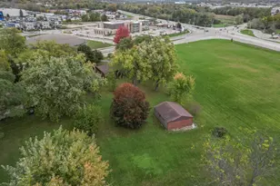 S31W26111 Sunset Dr, Waukesha, WI 53189 - Photo 27