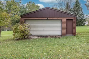 S31W26111 Sunset Dr, Waukesha, WI 53189 - Photo 17