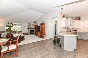 317 Trailview Crossing, Racine, WI 53185 - Photo 9