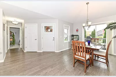 317  Trailview Xing #15, Racine, WI 53185 - Photo 7