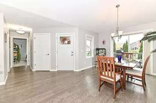 317 Trailview Crossing, Racine, WI 53185 - Photo 7