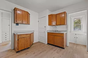 817 E Otjen St, Milwaukee, WI 53207 - Photo 17