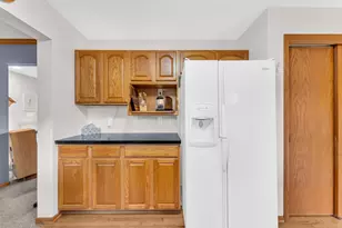 2520 Amber Ln, Racine, WI 53406 - Photo 11